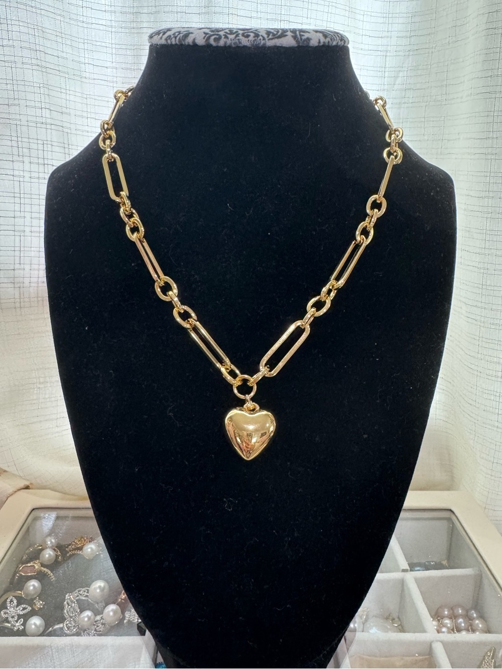 Boutique Gold Heart Pendant Chain Necklace